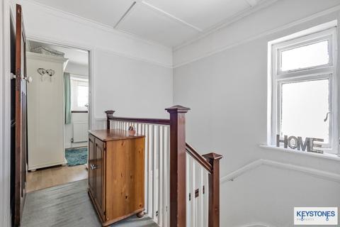 18 Felstead Road, Romford, RM5 3RH