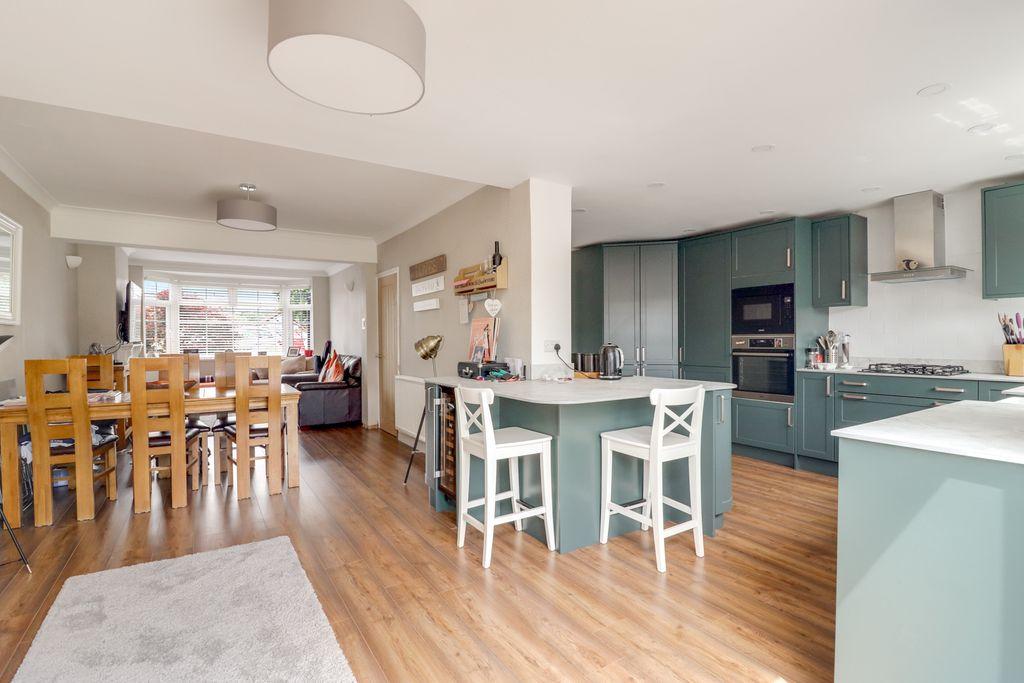 Kingston Road, Ashford TW15 3SF 3 bed semidetached house £575,000