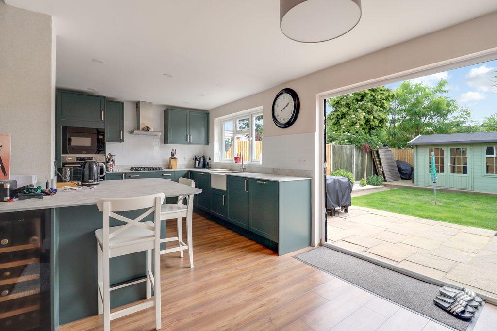 Kingston Road, Ashford TW15 3SF 3 bed semidetached house £575,000