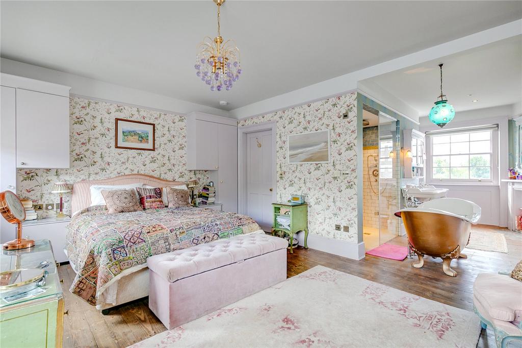 Main Bedroom