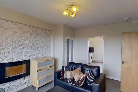 3 bedroom flat to rent, Westfield Court, Gorgie, Edinburgh, EH11