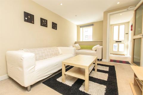 3 bedroom flat to rent, Murieston Road, Edinburgh, EH11