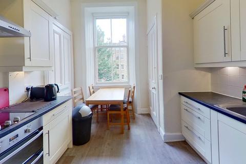 4 bedroom flat to rent, (2f1) Marchmont Road, Edinburgh, EH9