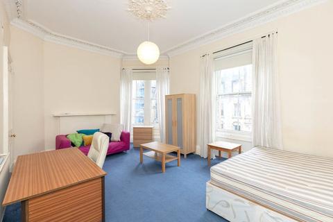 3 bedroom flat to rent, Bruntsfield Place, Edinburgh, EH10