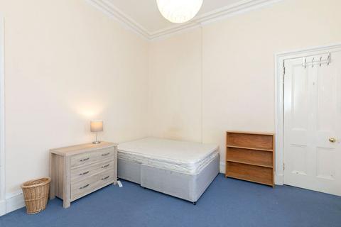 3 bedroom flat to rent, Bruntsfield Place, Edinburgh, EH10
