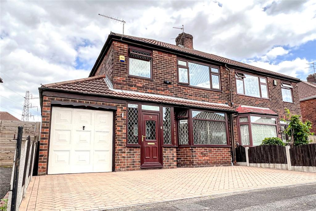 Mough Lane, Chadderton, Oldham... 3 bed semidetached house £220,000