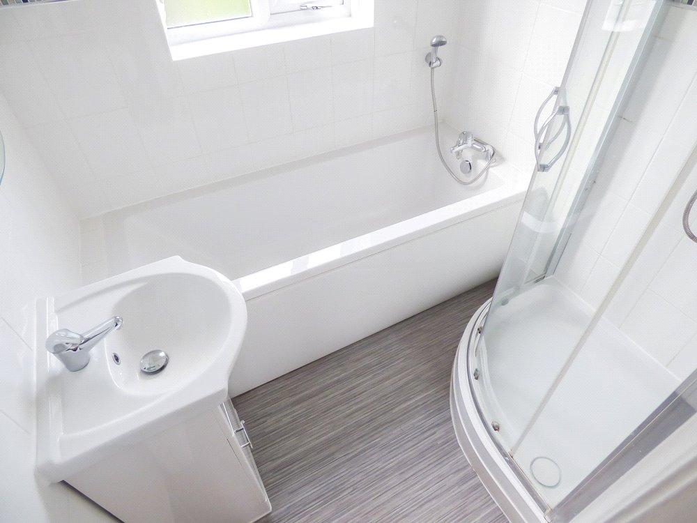 Carleton Avenue, Layton, Blackpool 3 bed semidetached house £130,000