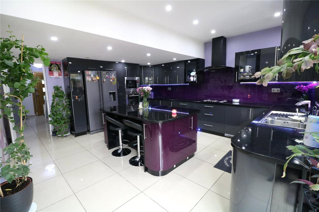 Fabian Crescent, Shirley, Solihull... 5 bed semidetached house £