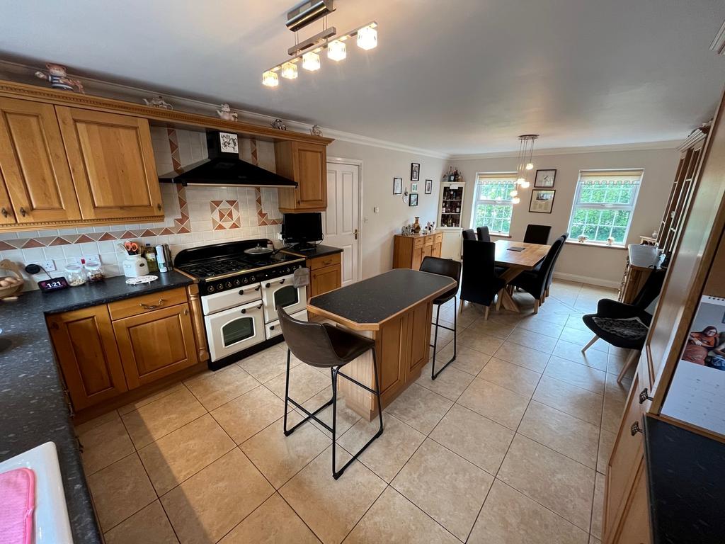 Kitchen/Dining Room