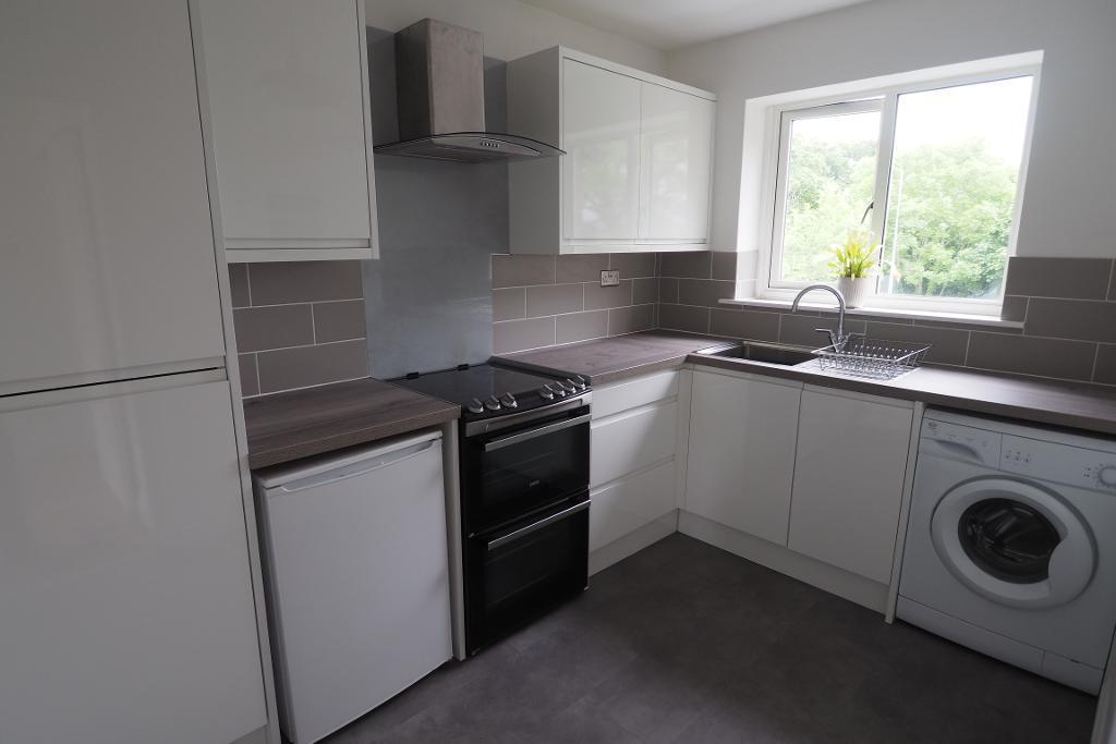 Buxton Road, Newtown, Disley, Cheshire, SK12 2RH 1 bed apartment £650