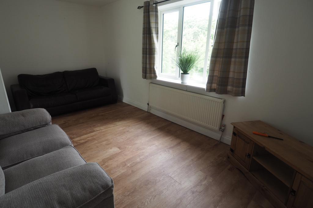 Buxton Road, Newtown, Disley, Cheshire, SK12 2RH 1 bed apartment £650