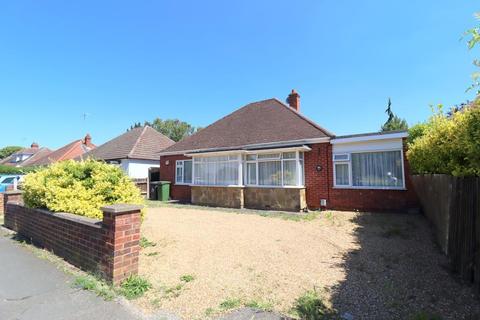 2 bedroom detached bungalow for sale - Icknield Way, Luton, Bedfordshire, LU3 2BT
