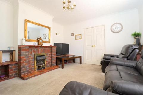 2 bedroom detached bungalow for sale, Icknield Way, Luton, Bedfordshire, LU3 2BT