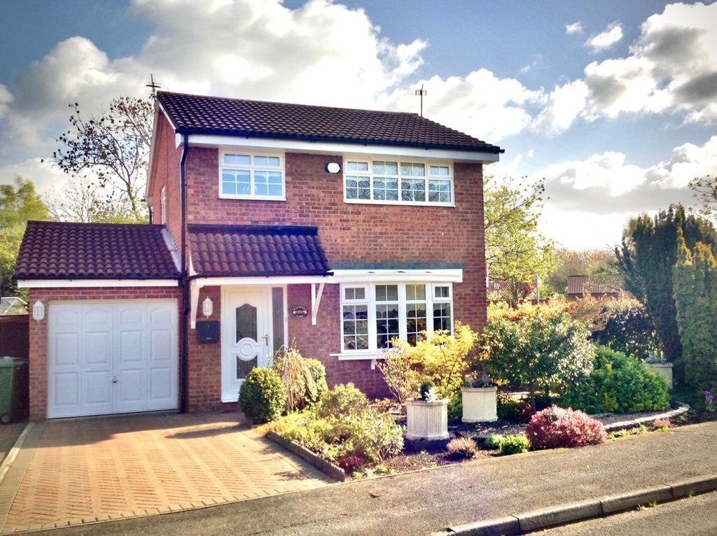 Mansfield Close, Birchwood... 3 bed detached house £290,000