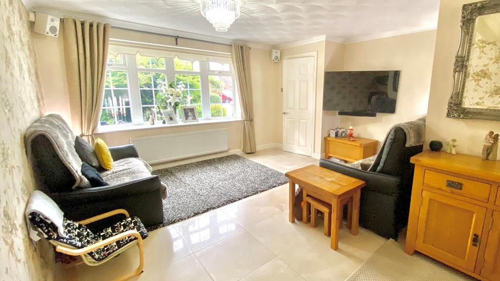 Mansfield Close, Birchwood... 3 bed detached house £290,000