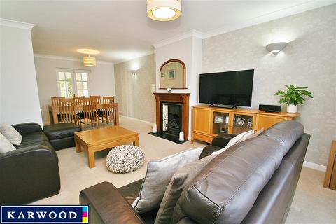 3 bedroom detached house for sale, Hayes