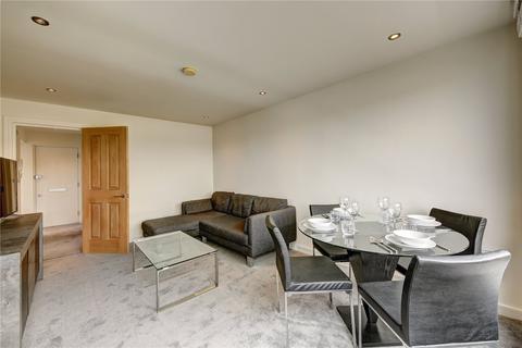 2 bedroom flat to rent - Fulham Road, London