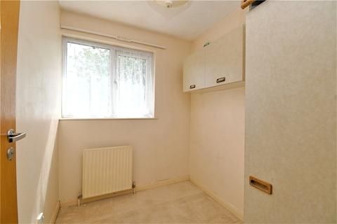 27 Heathfield, Basingstoke, RG22 4PA