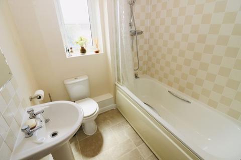 125 Bristol South End, Bristol, BS3 5BL