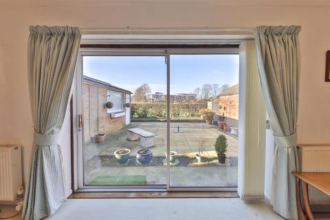 26 Crossways, York, YO10 5JQ