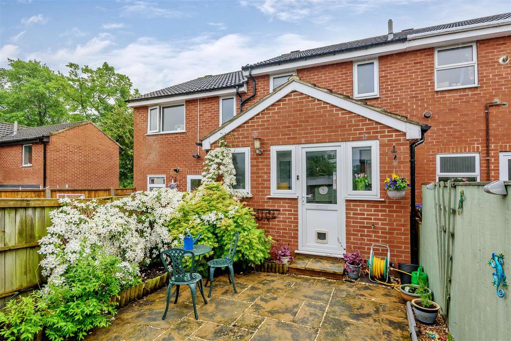 Fairfield Road, Tadcaster, North Yorkshire 2 bed terraced house £205,000