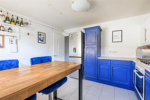 9 Walton Chase, Thorp Arch, Wetherby, LS23 7RA