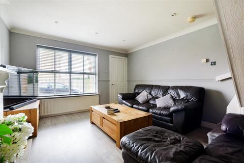 9 Walton Chase, Thorp Arch, Wetherby, LS23 7RA