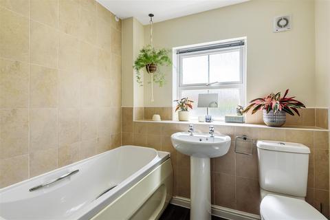 79 Sandwath Drive, Church Fenton, Tadcaster, LS24 9US