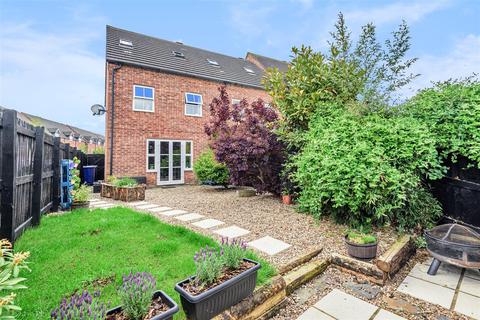 79 Sandwath Drive, Church Fenton, Tadcaster, LS24 9US