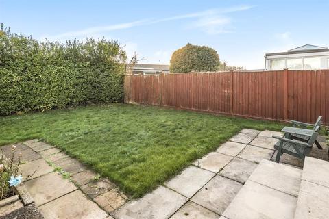24 Queens Gardens, Tadcaster, LS24 9HD