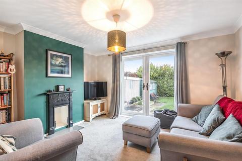 24 Queens Gardens, Tadcaster, LS24 9HD