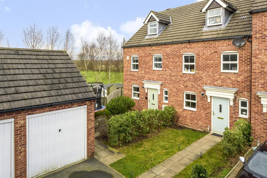 Sandwath Drive, Church Fenton, Tadcaster 3 bed end of terrace house £