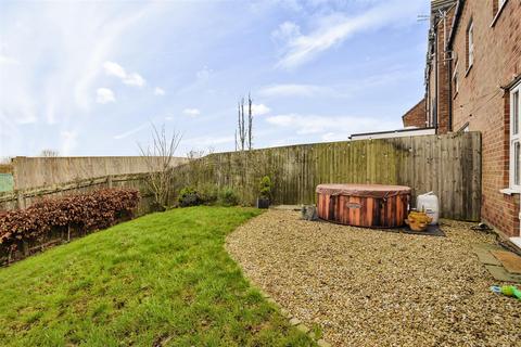 69 Sandwath Drive, Church Fenton, Tadcaster, LS24 9US