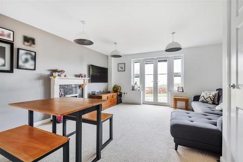69 Sandwath Drive, Church Fenton, Tadcaster, LS24 9US
