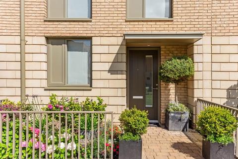 3 bedroom end of terrace house for sale - Bayldon Square, York, North Yorkshire