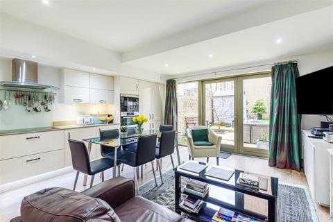 16 Bayldon Square, York, YO23 1PT