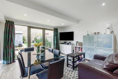 16 Bayldon Square, York, YO23 1PT