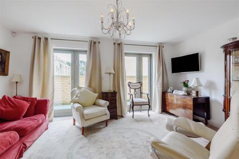 16 Bayldon Square, York, YO23 1PT