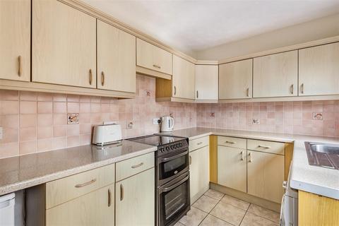 17 Lacey Grove, Wetherby, LS22 6RL