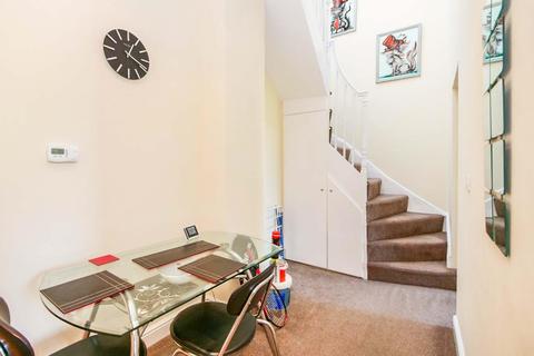 2 bedroom flat for sale - B Fishergate, York