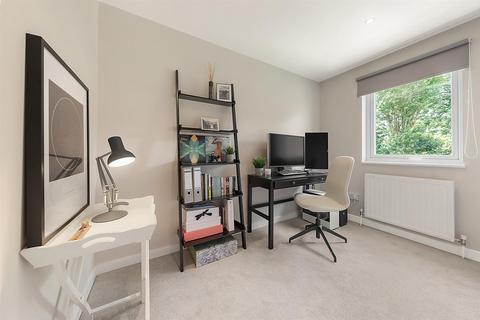 9 Pilsdon Close, London, SW19 6DR