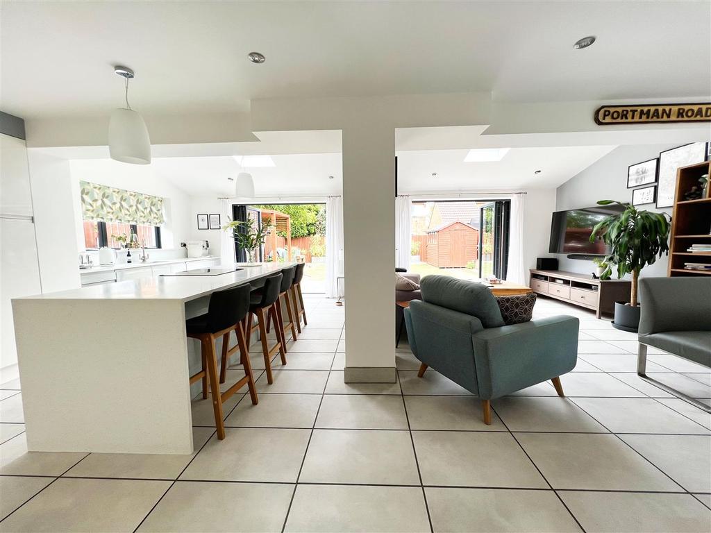 Cherry Blossom Close, Ipswich 4 bed detached house for sale £435,000