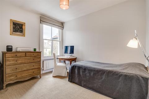 31 Stuart Road, London, SW19 8DJ