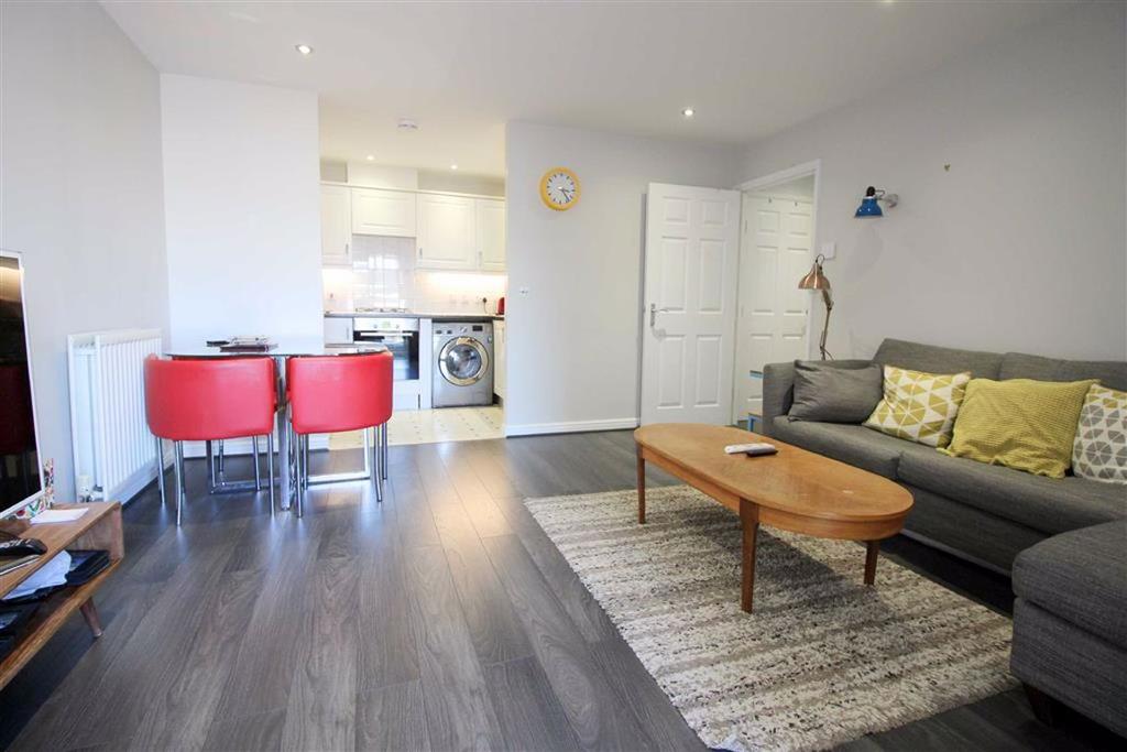 Granger Court, Borehamwood, Herts 2 bed flat £339,950