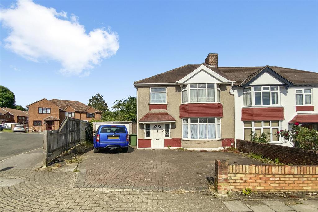 St. Andrews Avenue, Wembley 3 bed semidetached house £700,000