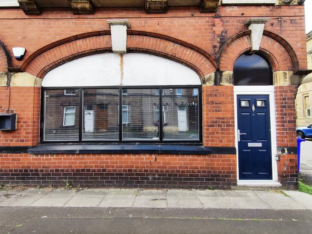 Milltown Street, Radcliffe Shop £800 pcm (£185 pw)