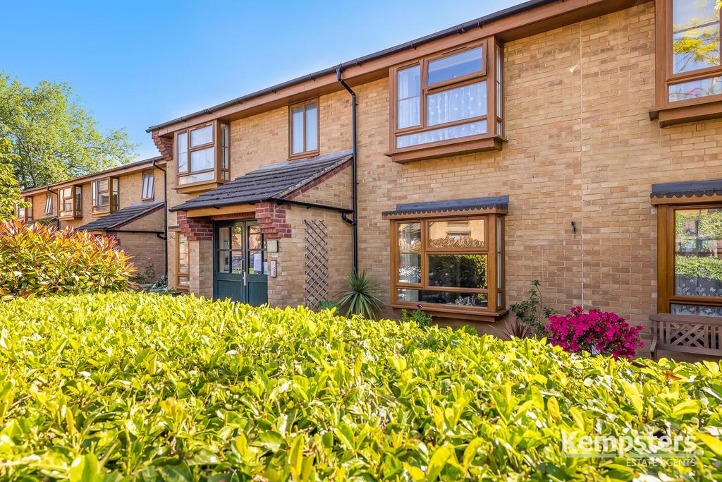 Palmers Drive, Grays 1 bed apartment £170,000