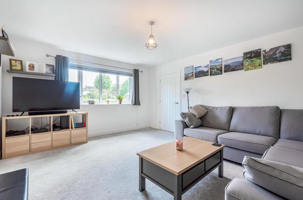 Westfield Road, Chandlers Ford 3 bed end of terrace house £375,000