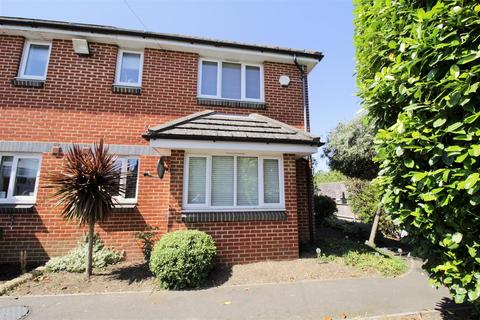 4, The Courtyard Cunliffe Road, Epsom, KT19 0RN