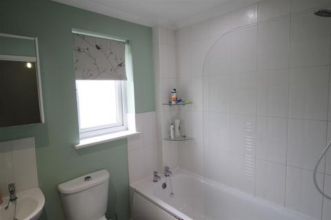 4, The Courtyard Cunliffe Road, Epsom, KT19 0RN